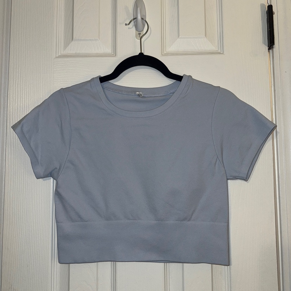 Aerie Women's Light Gray Crop Top - Picture 4 of 8